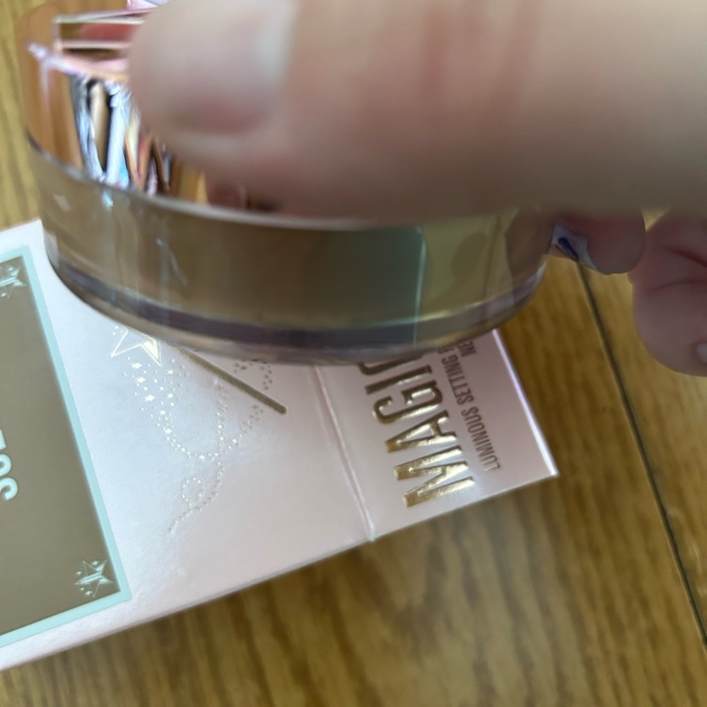 Jeffree Star Setting Powder - Picture 3 of 4